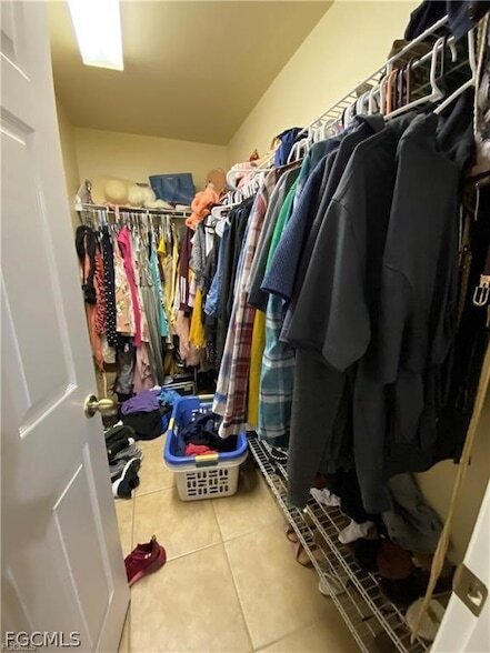 Building Photo - 4317 SW Santa Barbara Pl