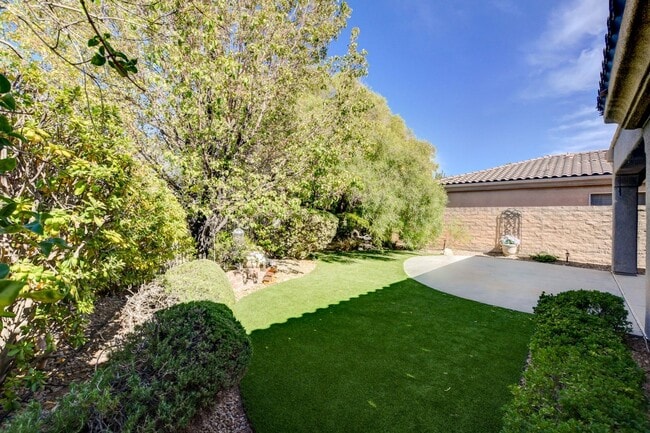Building Photo - ELEGANT Single Story, 2 Bedroom Home in ANTHEM Gated Community!