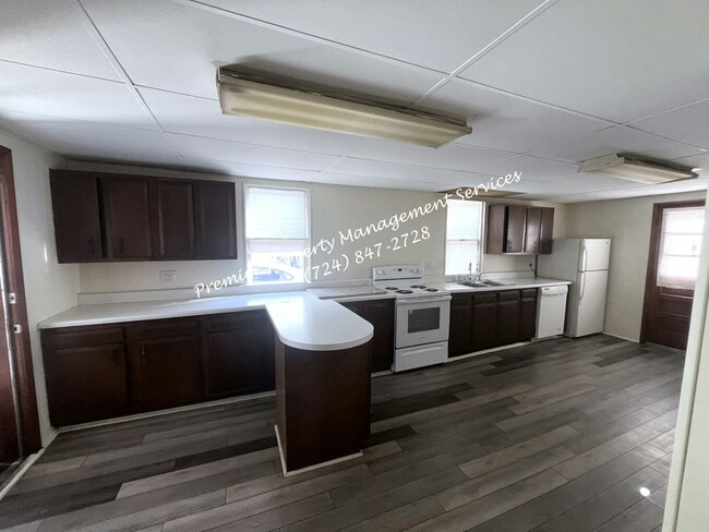 Building Photo - 600 8th St