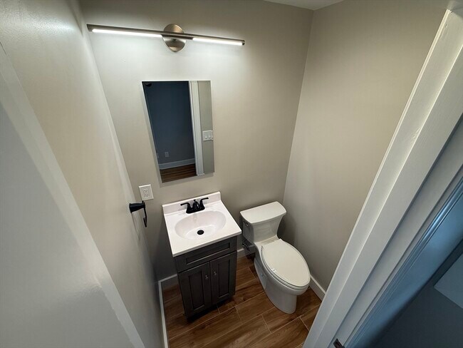 Building Photo - 7 Silvia Ct