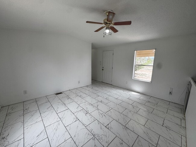 Building Photo - 2 Alta Vista Way Rd