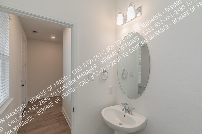 Building Photo - 346 Boroughbridge Dr