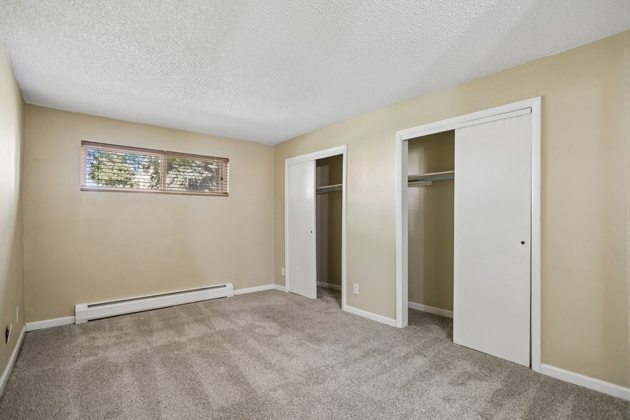 Building Photo - 2855 S Monaco Pky