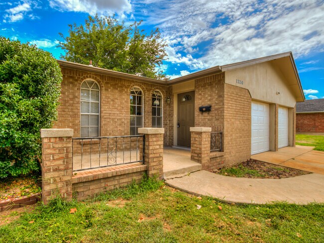 Primary Photo - 1320 Frederick Dr