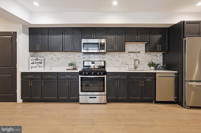 Building Photo - 200 Hamilton St NW