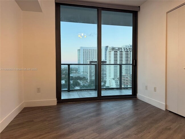 Building Photo - 501 NE 31st St