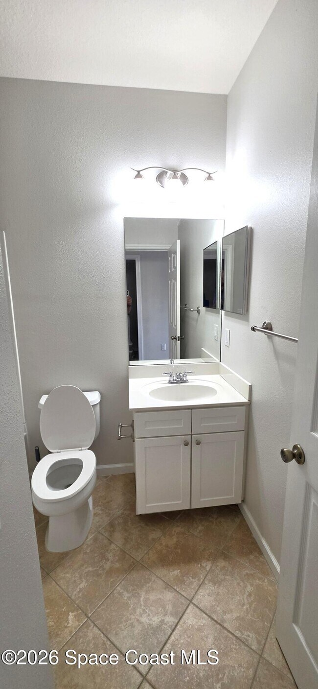 Building Photo - 1390 Lara Cir