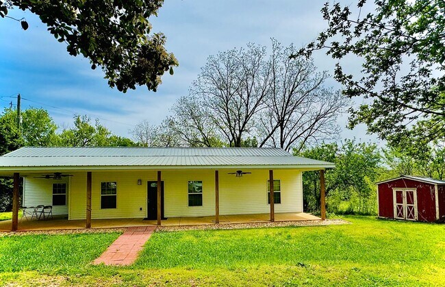 Building Photo - 724 Brockton Rd