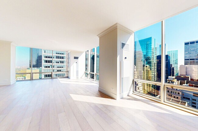 Building Photo - 641 5th Ave