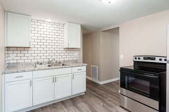 Building Photo - One Bedroom One Bathroom Home in South Bel...