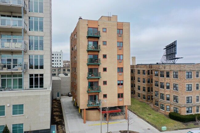 Building Photo - 1321 Franklin