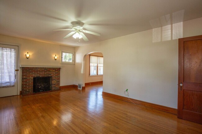 Building Photo - 2 Bed, 1 Bath Rancher in Martinsburg, WV