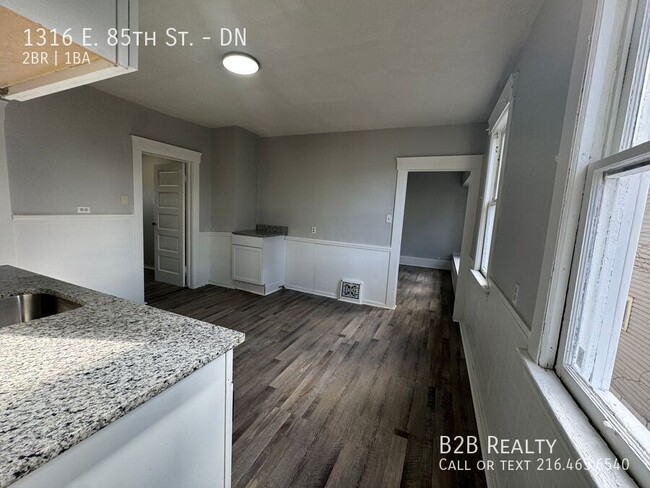 Building Photo - Charming 2-Bedroom Property in Prime Location