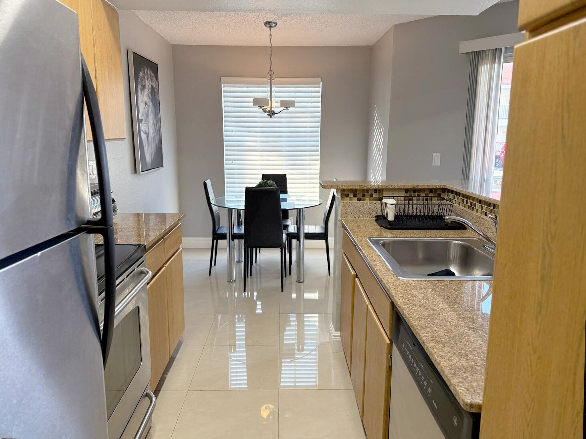 Building Photo - 11582 Westwood Blvd