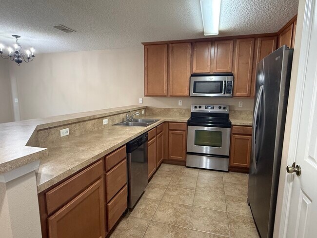 Building Photo - 1500 Calming Water Dr
