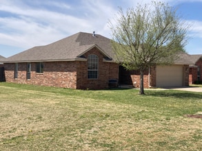 Building Photo - 113 N Shannon Way