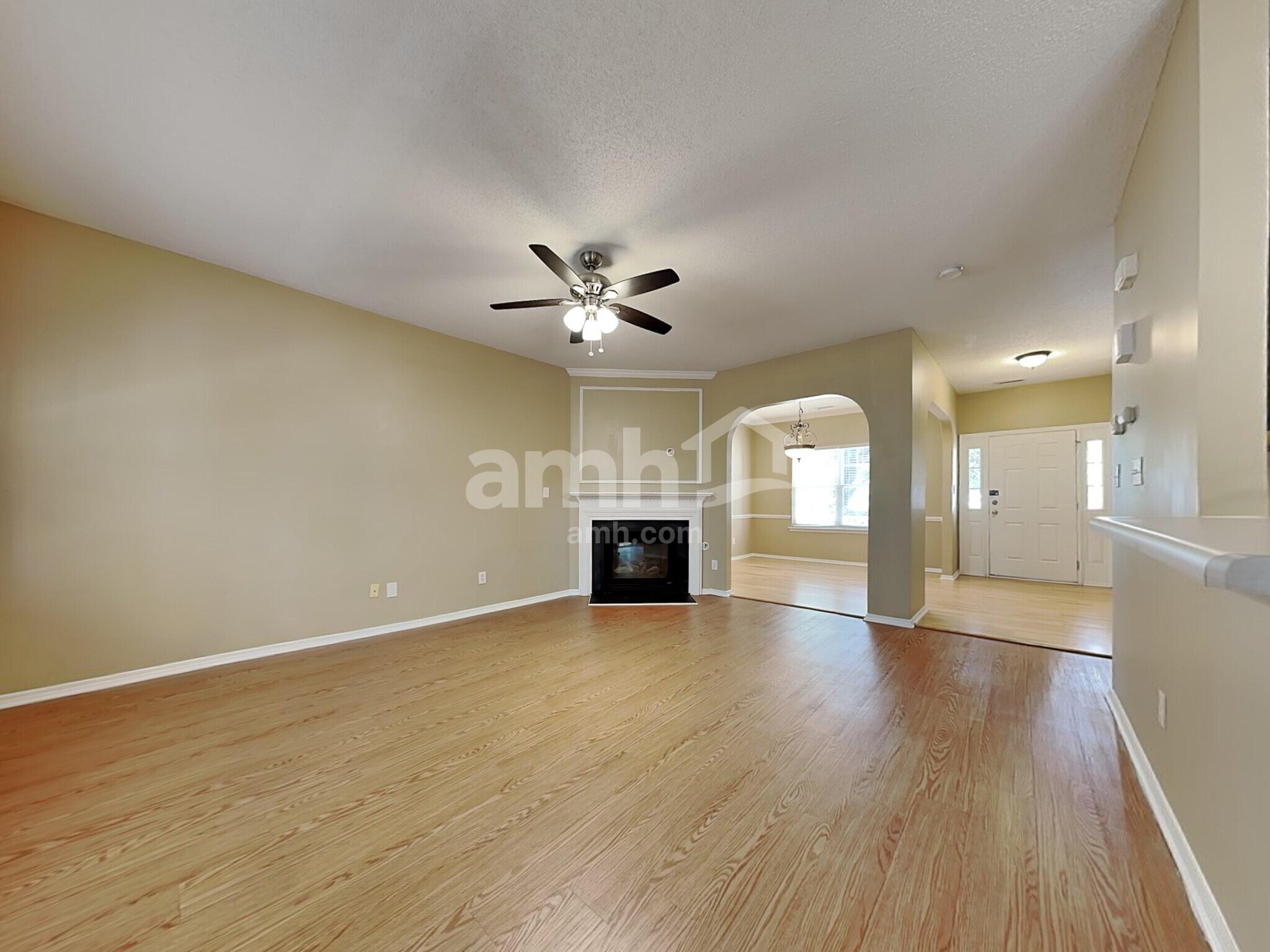 Building Photo - 3049 Buttonwood Ln