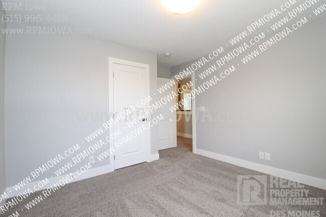 Building Photo - 5374 Destiny Dr