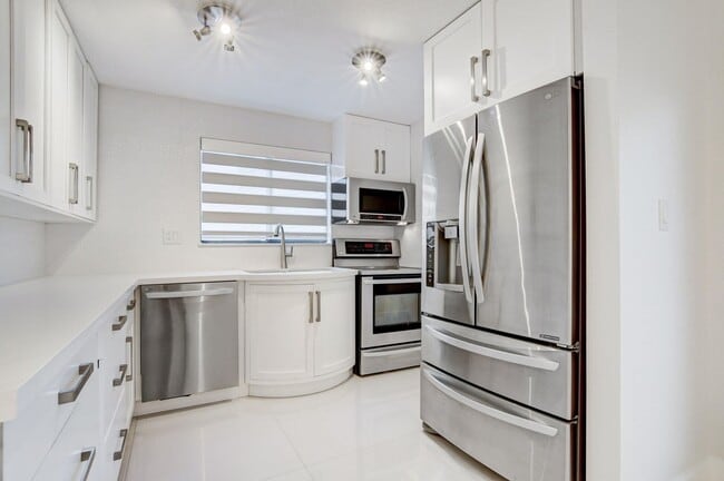 Building Photo - 15109 Ashland Dr