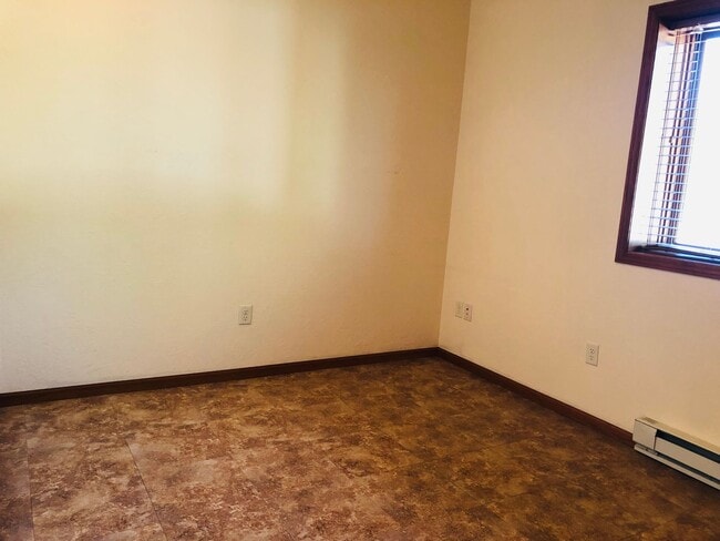 Building Photo - 1810 4th Ave NW