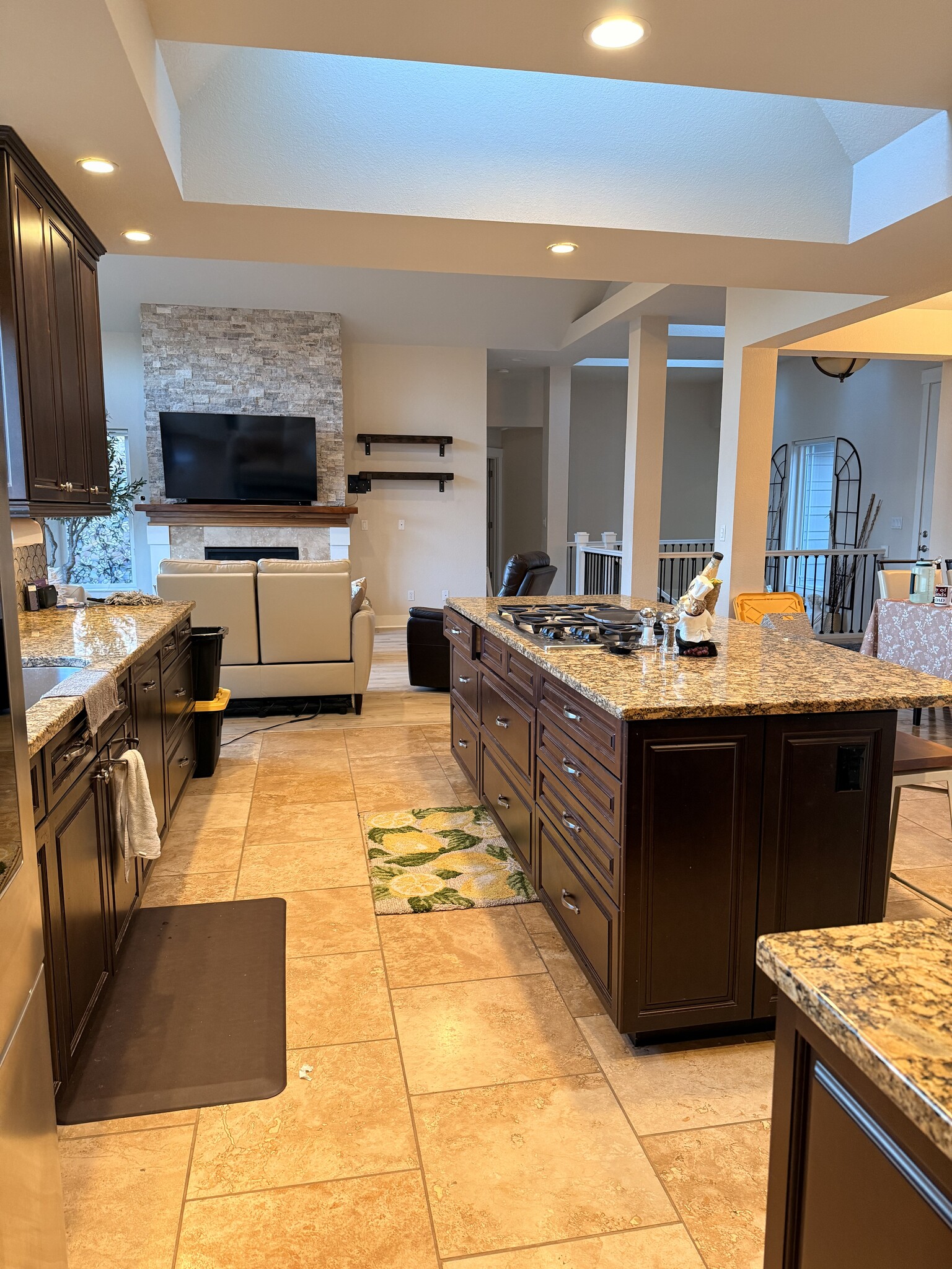 Building Photo - 449 La Cresta Dr SE