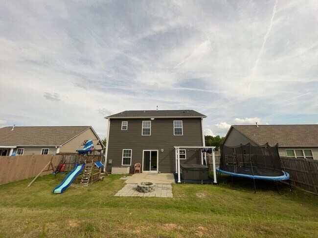 Building Photo - 131 Screech Dr