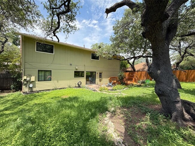 Building Photo - 8401 Loralinda Dr
