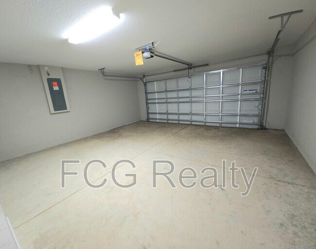 Building Photo - 9058 N Bee Way