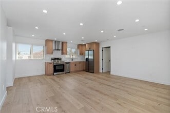 Building Photo - 11142 Woodley Ave