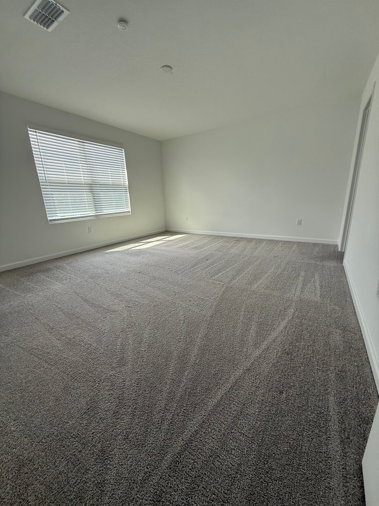Building Photo - 11420 Sunsail Ave