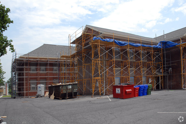 Building Photo - Chestnut Hill Apartments