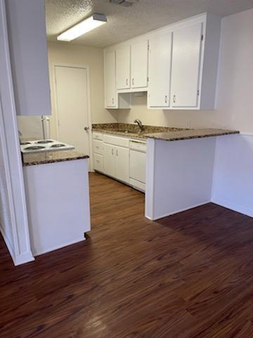 Building Photo - WON'T LAST. NEWLY RENOVATED SINGLE-LEVEL TOWNHOME OFF HULEN, FENCED-IN YARD. PET-FRIENDLY, MOVE-I...