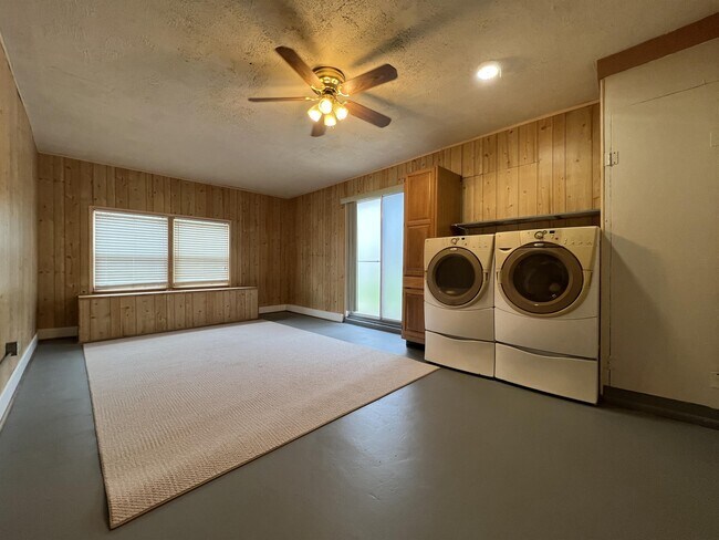 Building Photo - 116 Meadow Lark