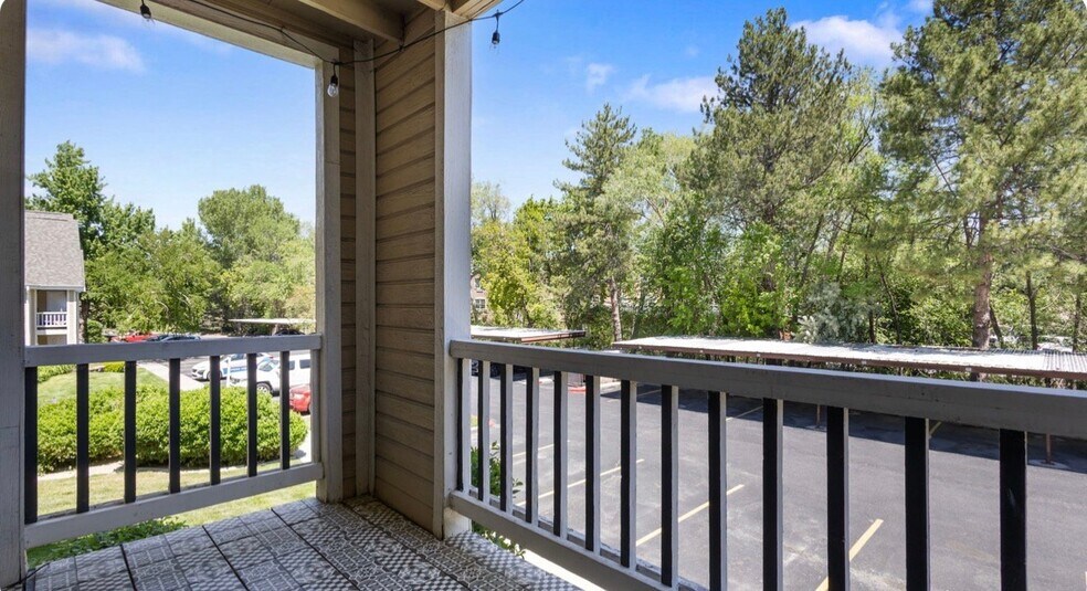 Building Photo - 1206 E Waterside Cv