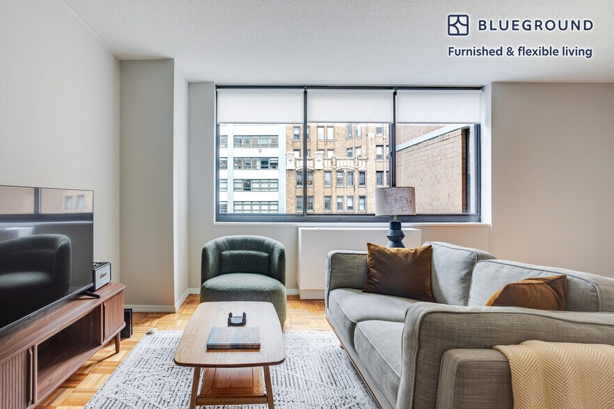 Building Photo - 151 E 31st St
