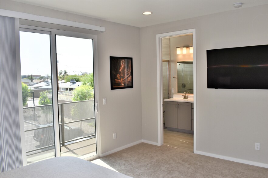Bedroom 1 - 901 S Smith Rd