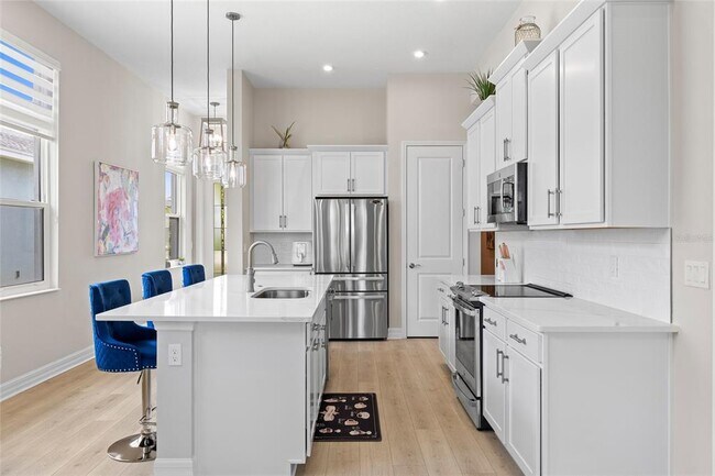 Building Photo - 819 Liliana Dr