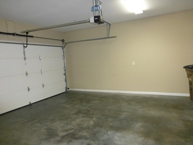 Building Photo - Spacious 3-Bedroom Townhouse in West Knoxv...