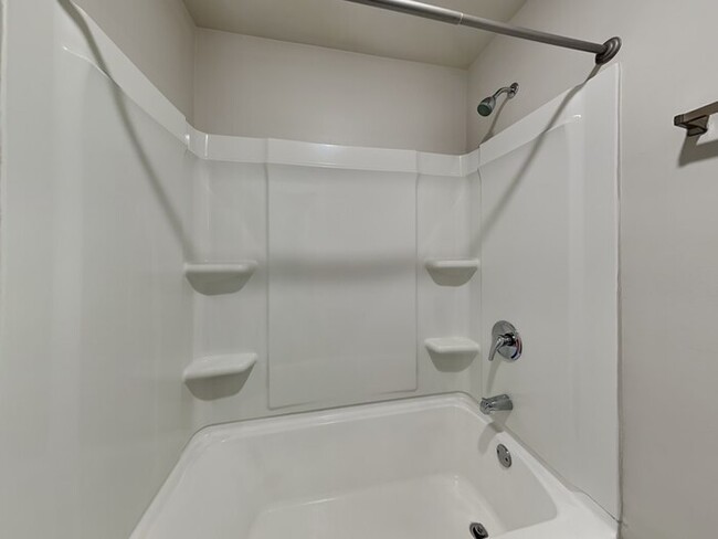 Building Photo - One Month FREE Move-in Special!