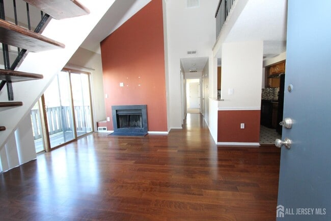 Building Photo - 2202 Aspen Dr