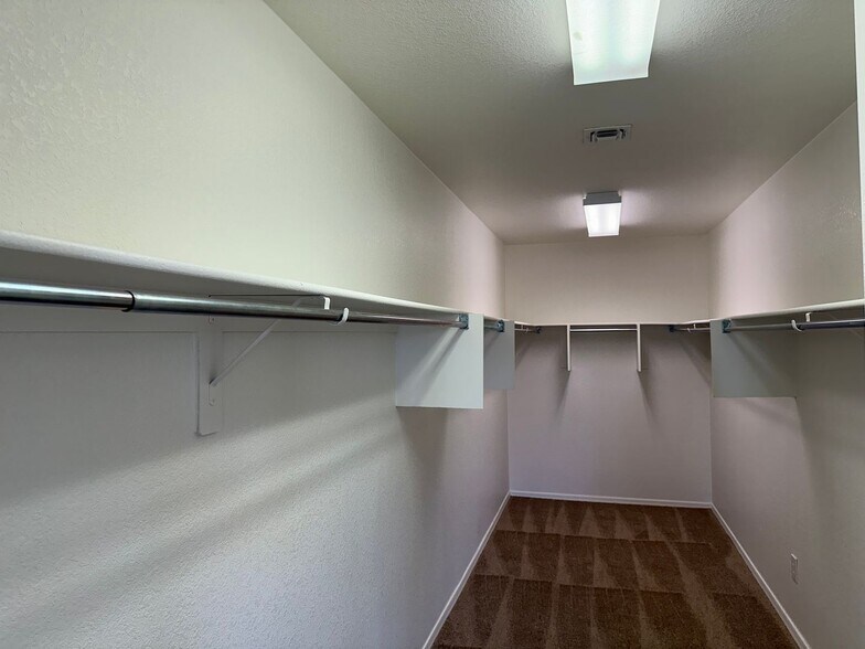 Building Photo - 3612 E Mecate Rd