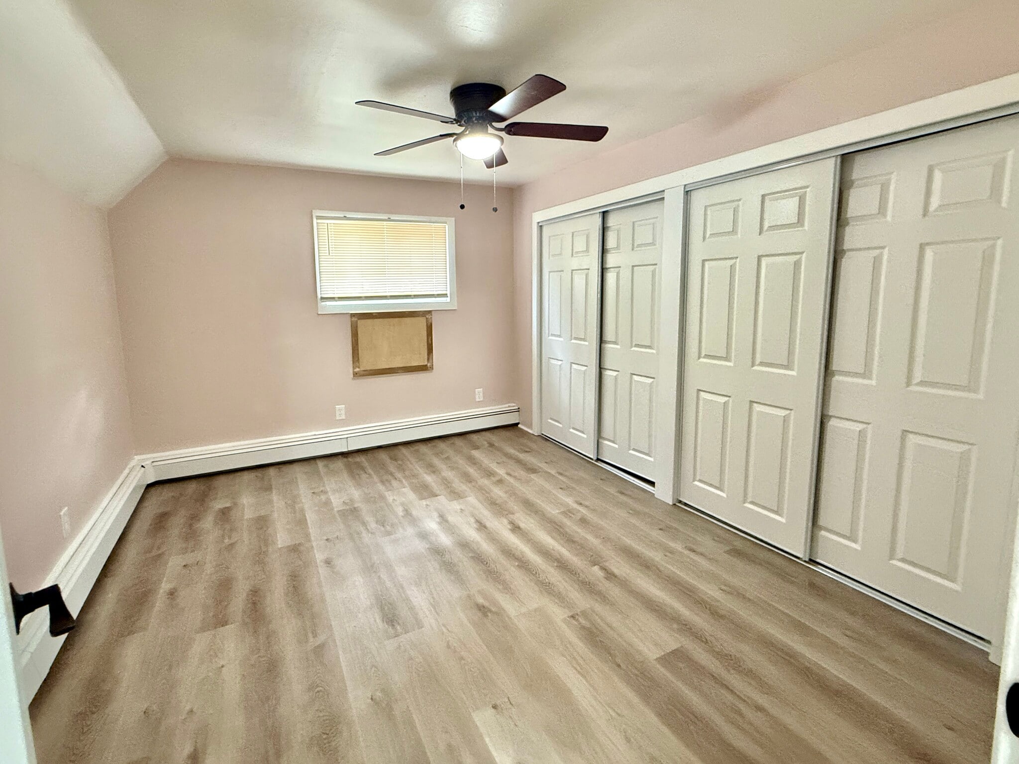 mmaster upstairs bedroom - 414 Caroline St