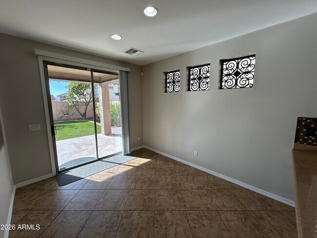 Building Photo - 5411 W Rowel Rd