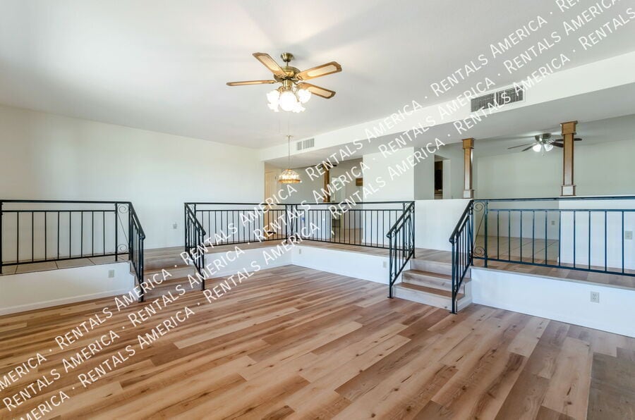 Building Photo - 3951 W Irvington Rd