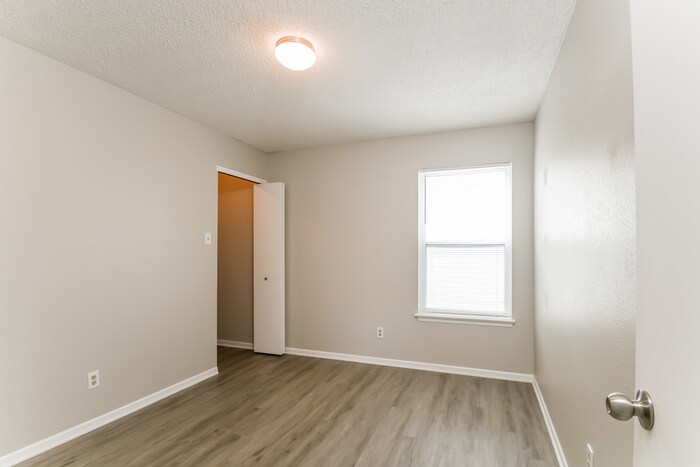 Building Photo - 2394 Collins Way