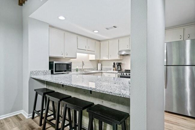 Building Photo - 129 Eagle Ct