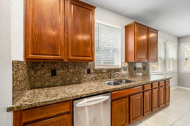 Building Photo - 1505 Hickory Ct