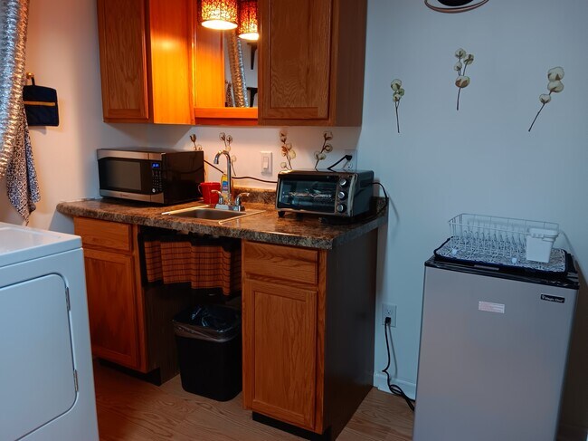 Primary Photo - 9033 Ellersly Dr