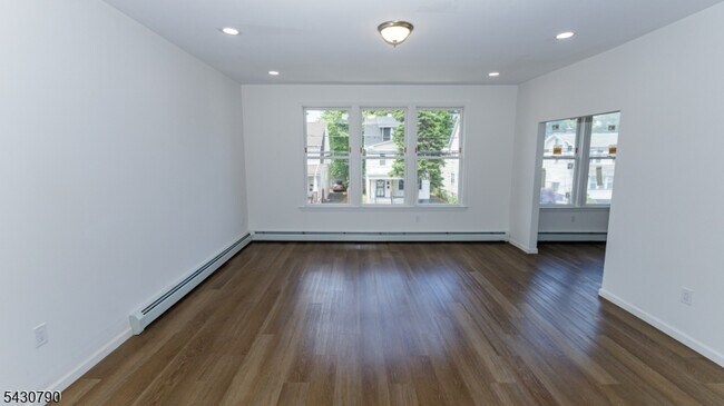 Building Photo - 182 Ellery Ave
