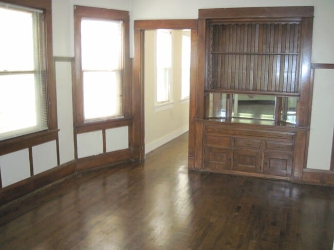 Building Photo - 2579 N Frederick Ave